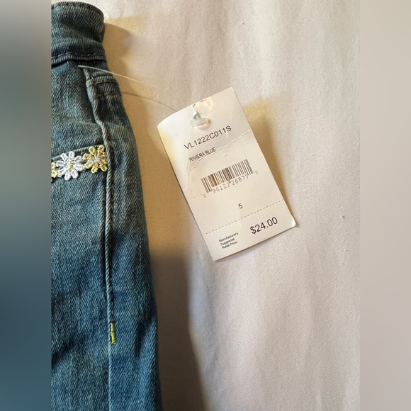 Vigoss Studio V denim shorts NWT - Picture 3 of 5